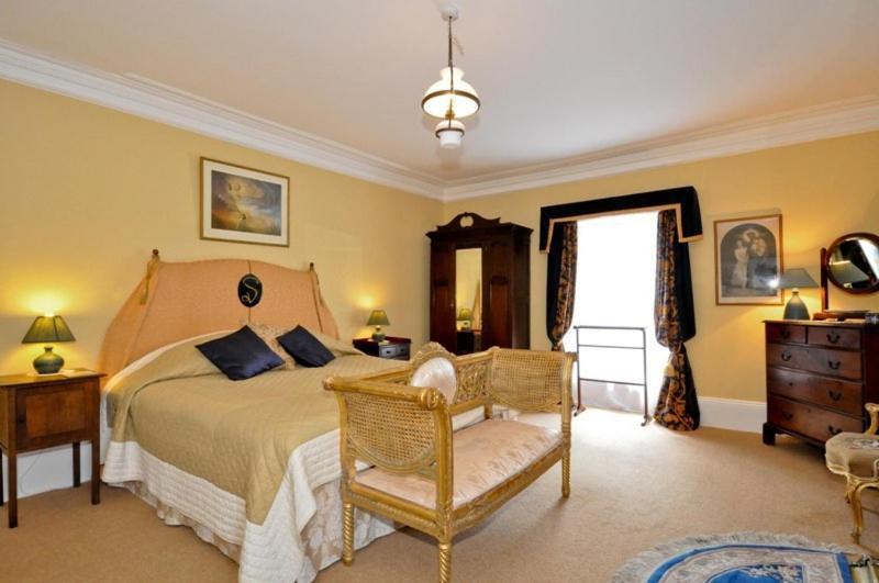 Errisbeg House B&B 라운드스톤 객실 사진